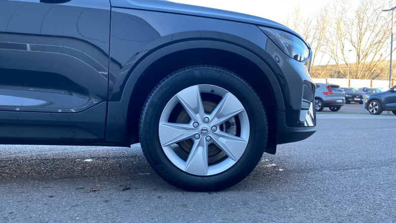 Volvo XC40 2.0 B3P Core 5dr Auto Petrol Estate